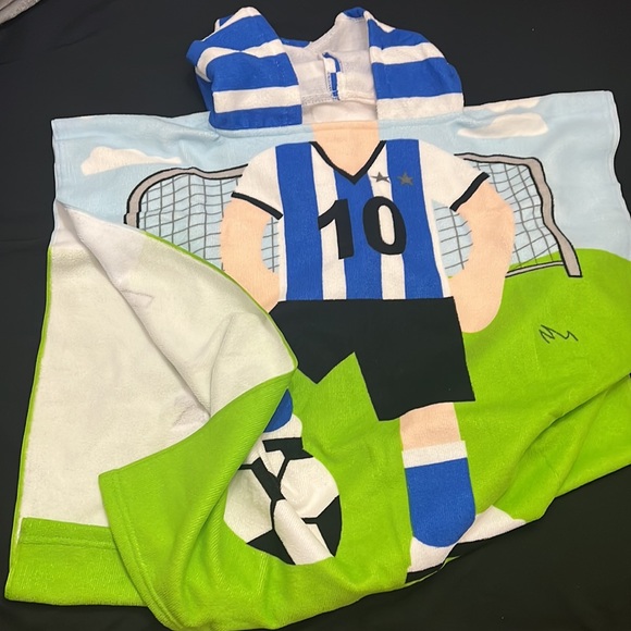 Two poncho style kids towels bundle - Picture 5 of 10